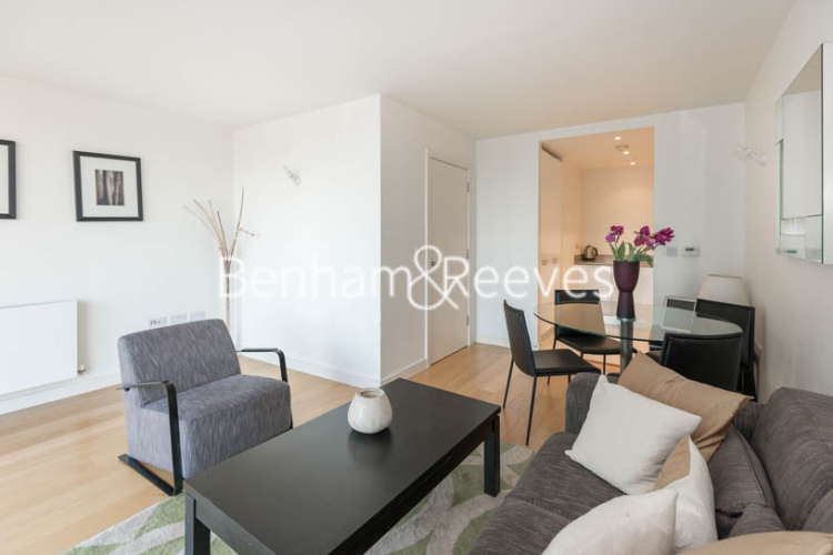 1  bedroom flat to rent in Station Approach, Hayes, UB3-image 1
