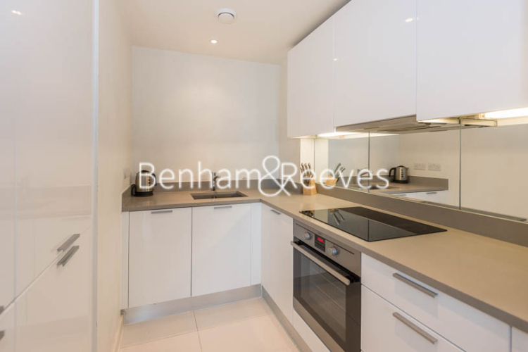 1 bedroom flat to rent in Station Approach, Hayes, UB3-image 2