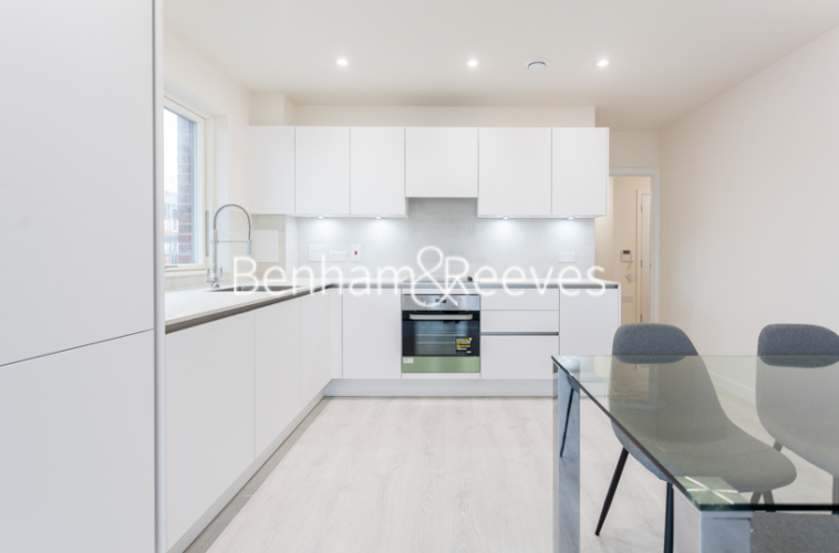 2 bedrooms flat to rent in Hargrave Drive, Harrow, HA1-image 2