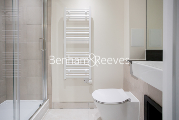 3  bedrooms flat to rent in Lensview Close, Harrow, HA1-image 4