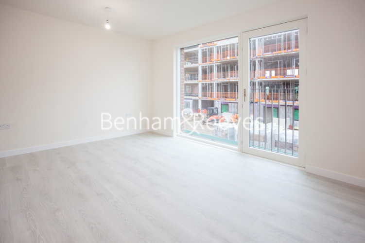 3  bedrooms flat to rent in Lensview Close, Harrow, HA1-image 11