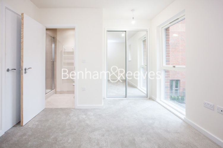 3  bedrooms flat to rent in Lensview Close, Harrow, HA1-image 13