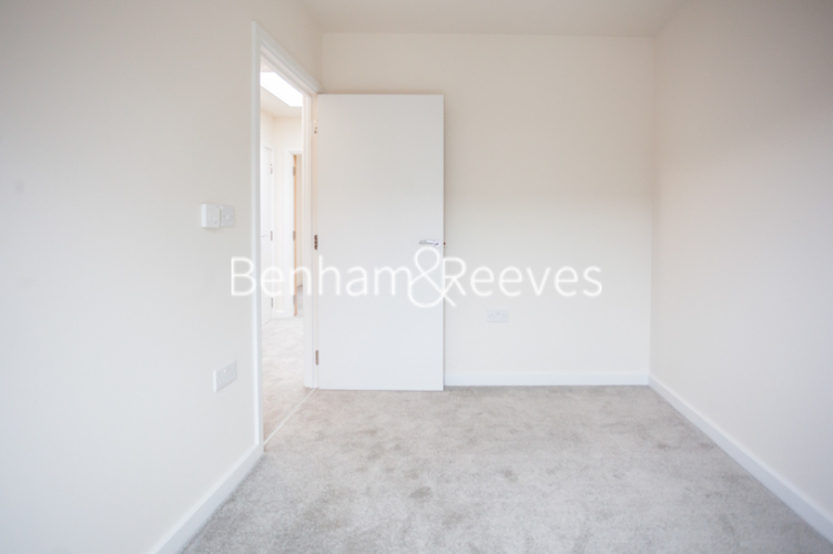 3  bedrooms flat to rent in Lensview Close, Harrow, HA1-image 16