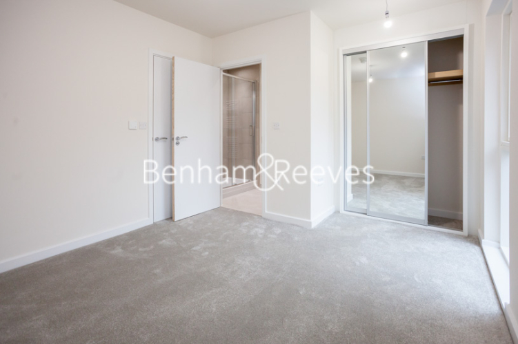 3  bedrooms flat to rent in Lensview Close, Harrow, HA1-image 19