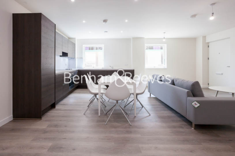 3 bedrooms flat to rent in Lensview Close, Harrow, HA1-image 3