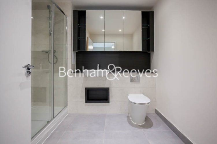 3 bedrooms flat to rent in Lensview Close, Harrow, HA1-image 6