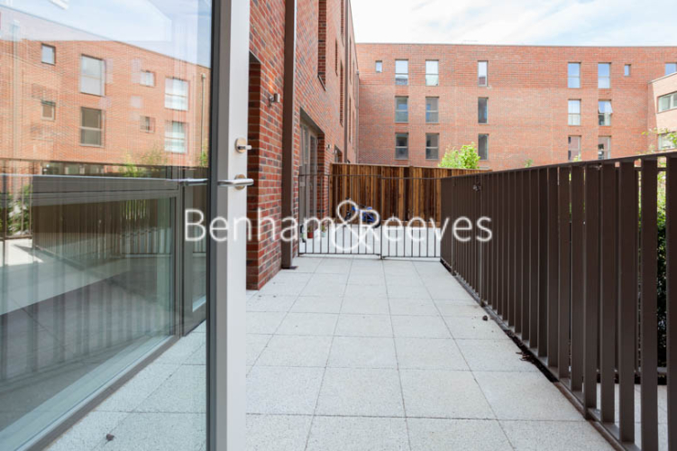 3 bedrooms flat to rent in Lensview Close, Harrow, HA1-image 16