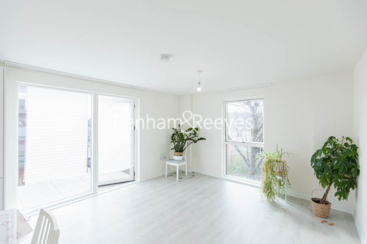 2  bedrooms flat to rent in Harrow View, Harrow, HA1-image 1