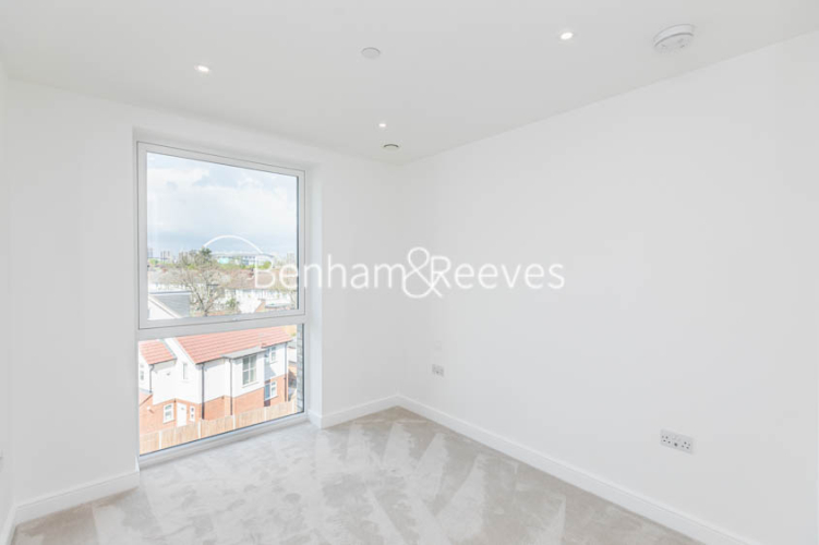 2  bedrooms flat to rent in Beresford Avenue, Wembley, HA0-image 3