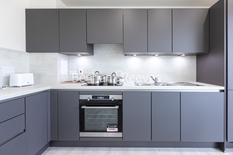 2  bedrooms flat to rent in Meadowview Close, Harrow, HA1-image 2
