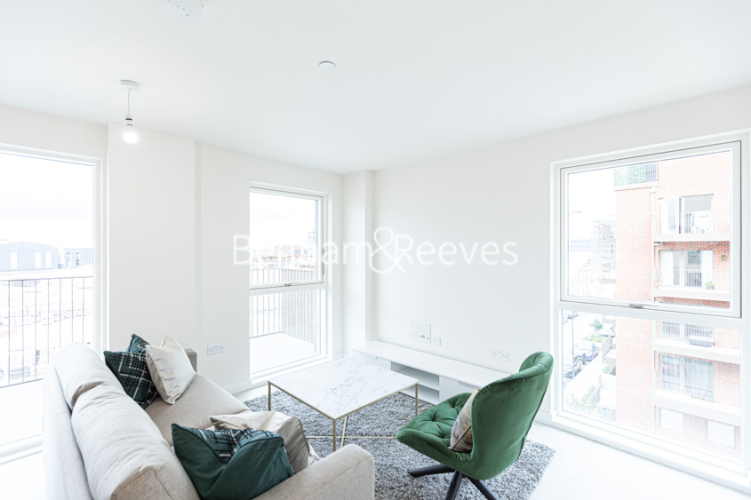 2  bedrooms flat to rent in Meadowview Close, Harrow, HA1-image 3