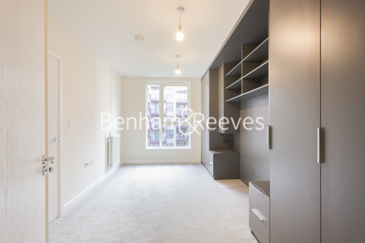 2 bedrooms flat to rent in Henry Strong Road, Harrow, HA1-image 3