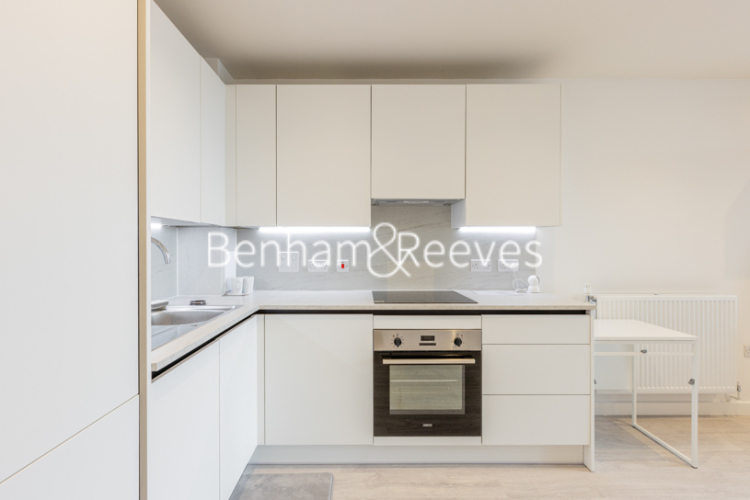1 bedroom flat to rent in Henry Strong Road, Harrow HA1-image 2