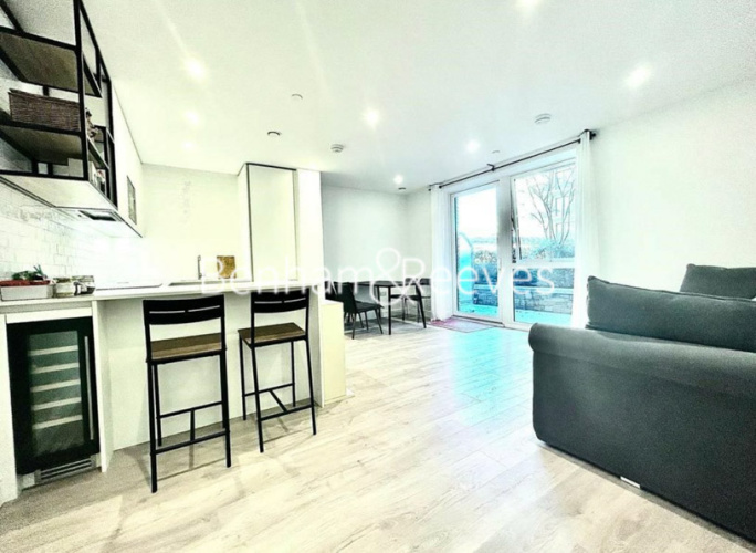 2  bedrooms flat to rent in Caldon Boulevard, Wembley, HA0-image 1