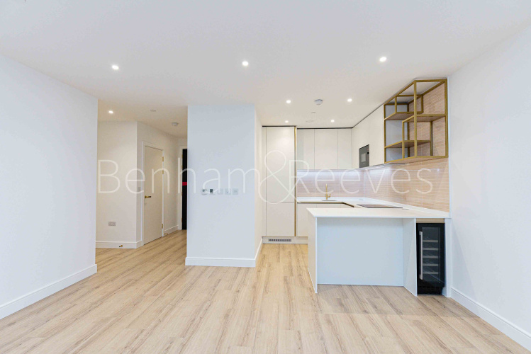 1  bedroom flat to rent in Quay Walk, Grand Union, HA0-image 1