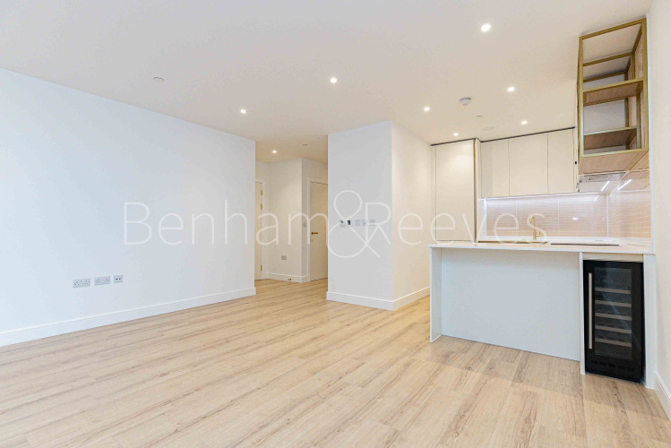 1  bedroom flat to rent in Quay Walk, Grand Union, HA0-image 7