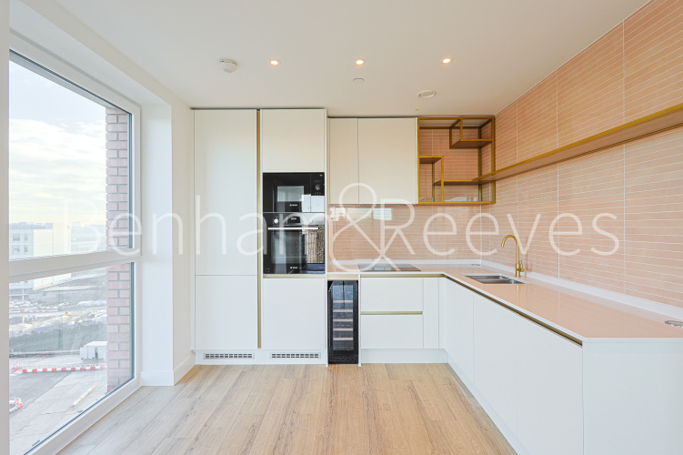 2  bedrooms flat to rent in Quay Walk, Grand Union, HA0-image 2
