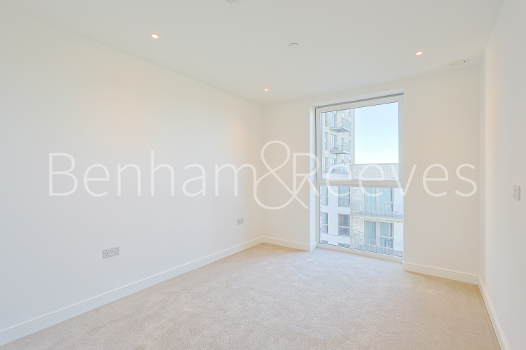 2  bedrooms flat to rent in Quay Walk, Grand Union, HA0-image 3