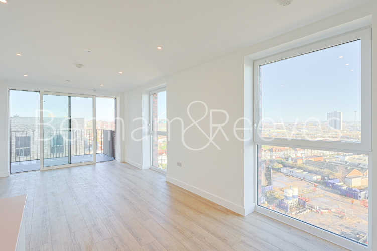 2  bedrooms flat to rent in Quay Walk, Grand Union, HA0-image 5