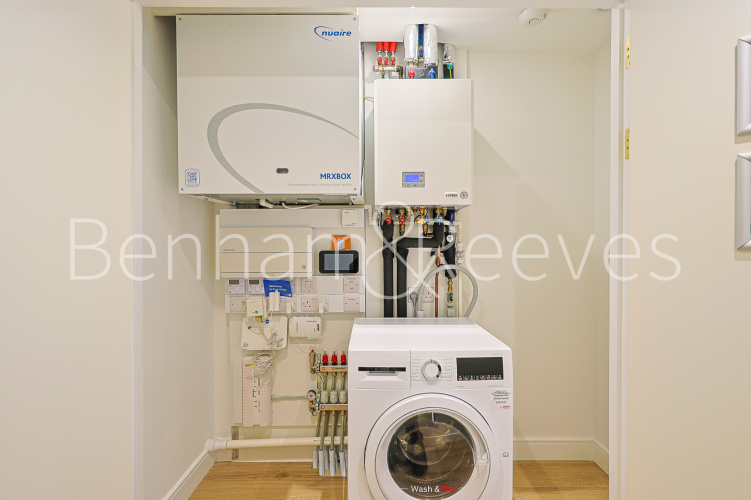 2  bedrooms flat to rent in Quay Walk, Grand Union, HA0-image 13