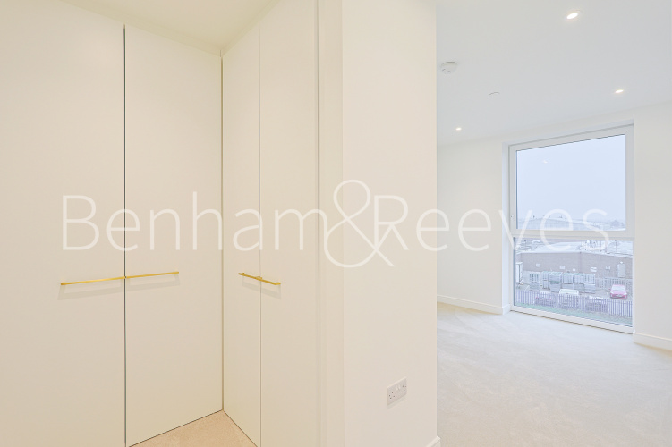 2  bedrooms flat to rent in Quay Walk, Grand Union, HA0-image 16