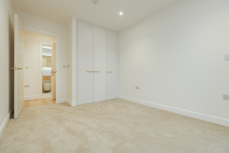 1  bedroom flat to rent in Quay Walk, Grand Union, HA0-image 3