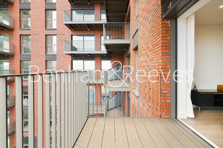 1  bedroom flat to rent in Quay Walk, Grand Union, Wembley, HA0-image 9