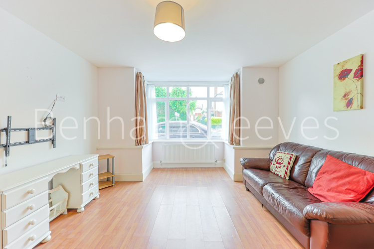 2  bedrooms flat to rent in Eton Avenue, Wembley, HA0-image 8