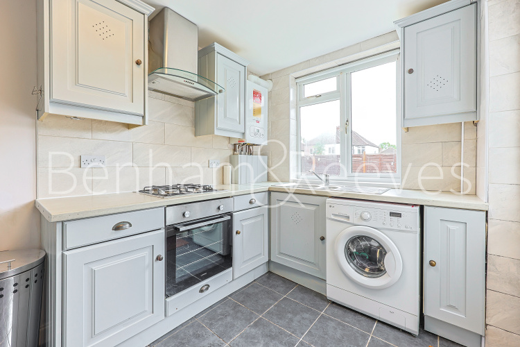 2  bedrooms flat to rent in Eton Avenue, Wembley, HA0-image 9