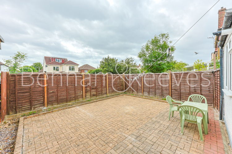 2  bedrooms flat to rent in Eton Avenue, Wembley, HA0-image 11