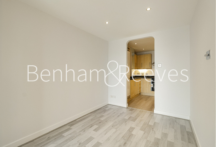 2  bedrooms flat to rent in Lyon Road, Harrow, HA1-image 17