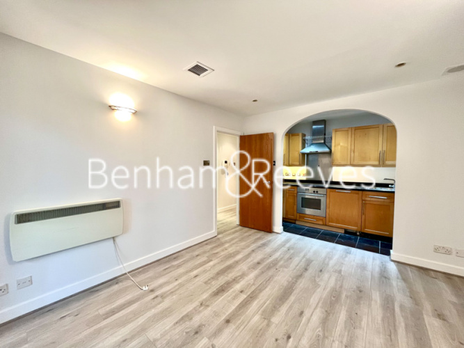 2  bedrooms flat to rent in Lyon Road, Harrow, HA1-image 1