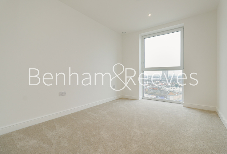 2  bedrooms flat to rent in Quay Walk, Grand Union, Wembley, HA0-image 3