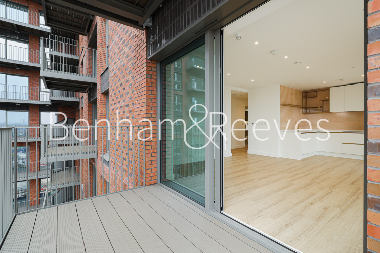 2  bedrooms flat to rent in Quay Walk, Grand Union, Wembley, HA0-image 5