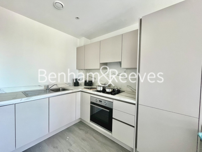 1  bedroom flat to rent in Brook Avenue, Wembley Park, HA9-image 2