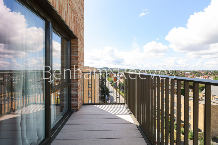 2  bedrooms flat to rent in Donovan Way, Harrow, HA1-image 12