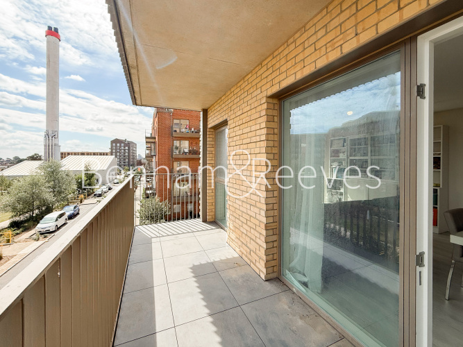2  bedrooms flat to rent in Meadowview Close, Harrow, HA1-image 5