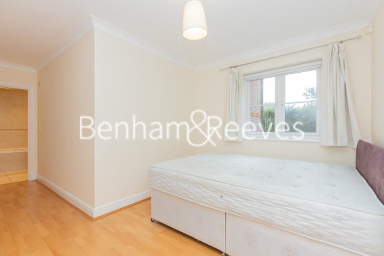 3  bedrooms flat to rent in Eastbury Avenue, Northwood, HA6-image 3