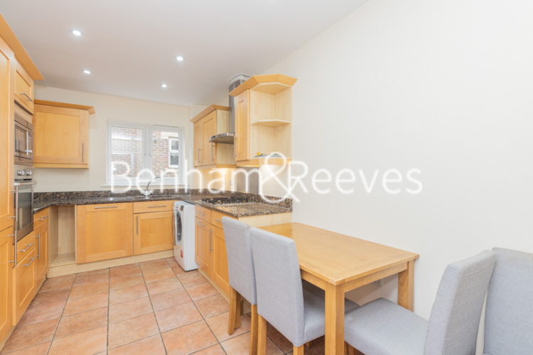3  bedrooms flat to rent in Eastbury Avenue, Northwood, HA6-image 9