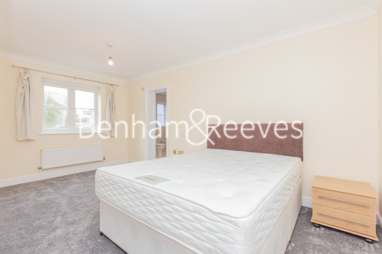 3  bedrooms flat to rent in Eastbury Avenue, Northwood, HA6-image 10
