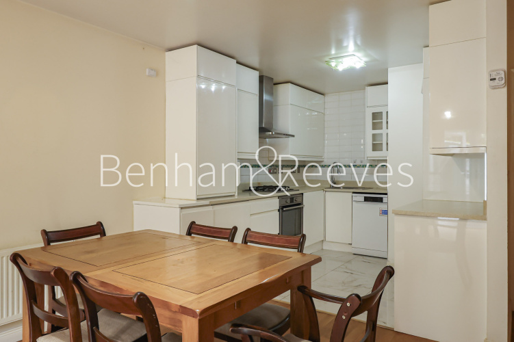 3  bedrooms flat to rent in Wood End Road, Wembly, HA1-image 2