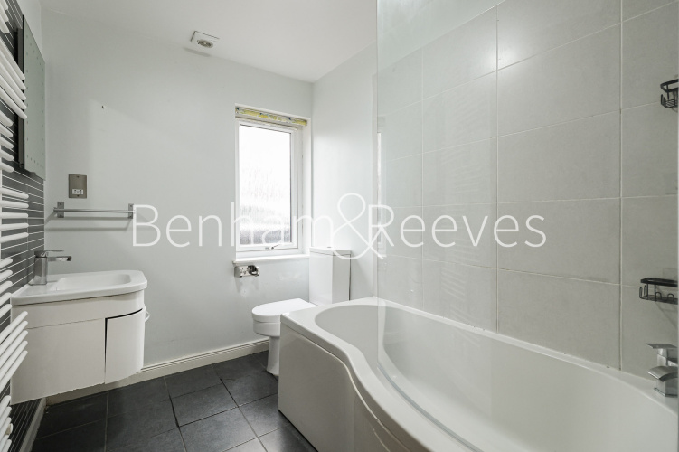3  bedrooms flat to rent in Wood End Road, Wembly, HA1-image 4