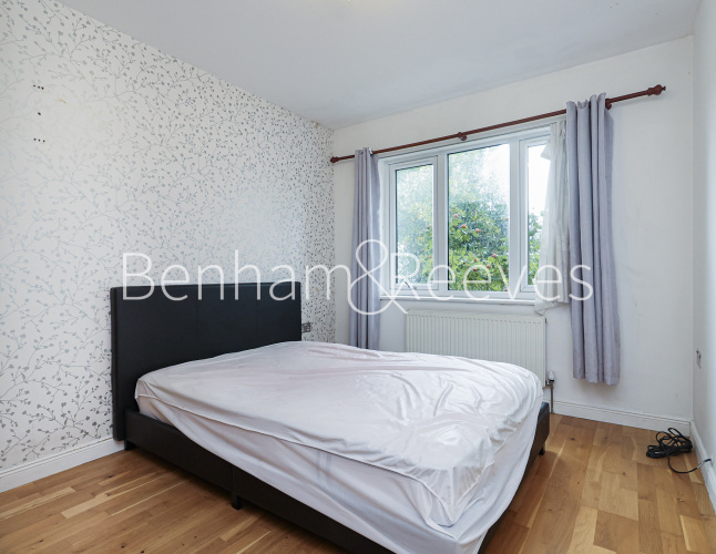 3  bedrooms flat to rent in Wood End Road, Wembly, HA1-image 9