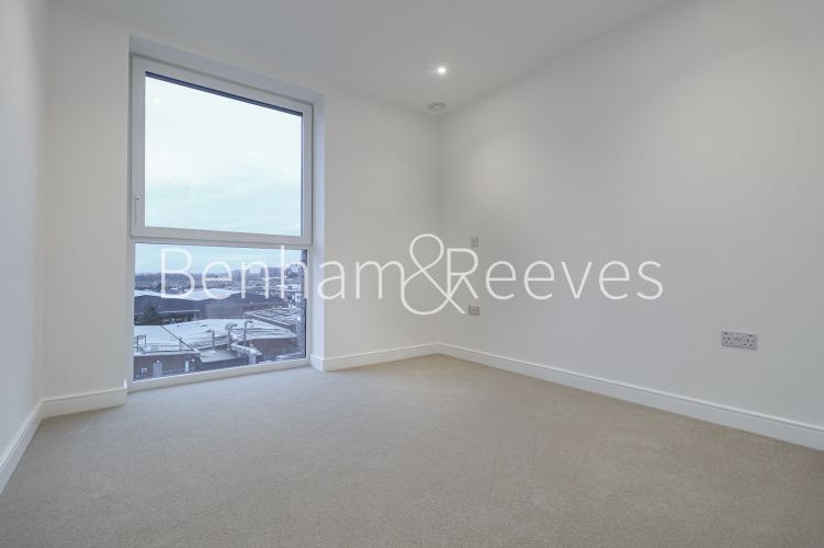 3  bedrooms flat to rent in Quay Walk, Wembley, HA0-image 3
