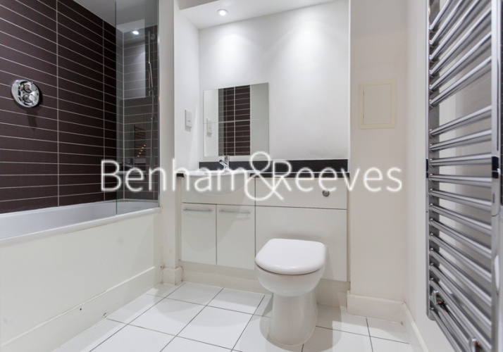 1  bedroom flat to rent in Proton Tower, Blackwall Way, E14-image 4