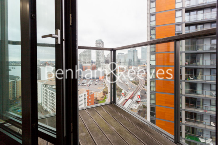 1  bedroom flat to rent in Proton Tower, Blackwall Way, E14-image 5