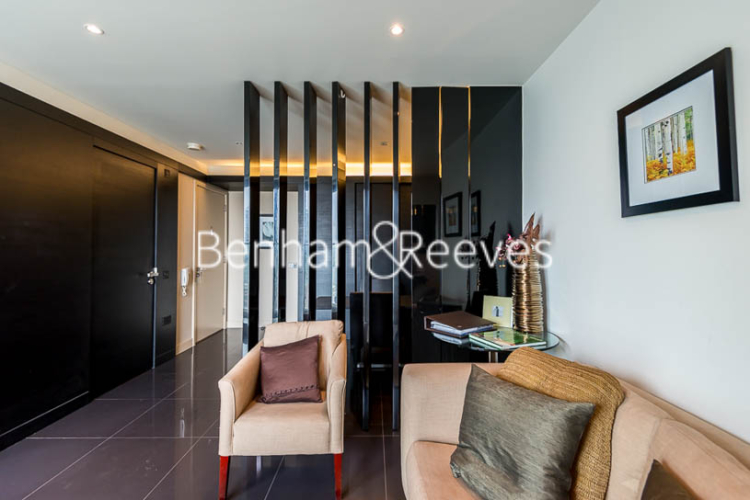 Studio flat to rent in Pan Peninsula Square, Canary Wharf, E14-image 5