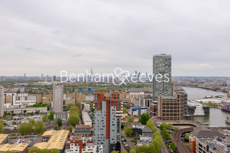 Studio flat to rent in Pan Peninsula Square, Canary Wharf, E14-image 7