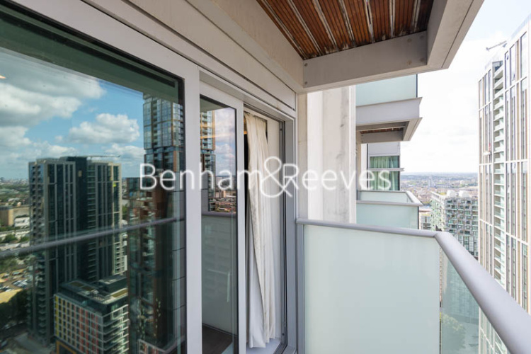 Studio flat to rent in Pan Peninsula West, Canary Wharf, E14-image 11
