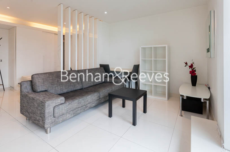 Studio flat to rent in Pan Peninsula Square, Canary Wharf, E14-image 1